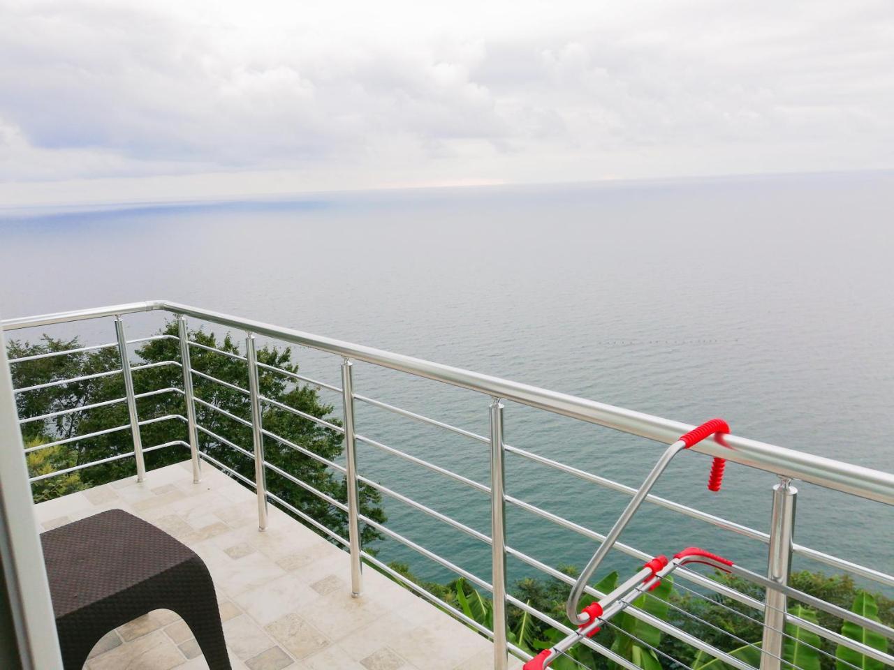 Albatross Kvariati Guest House Ngoại thất bức ảnh