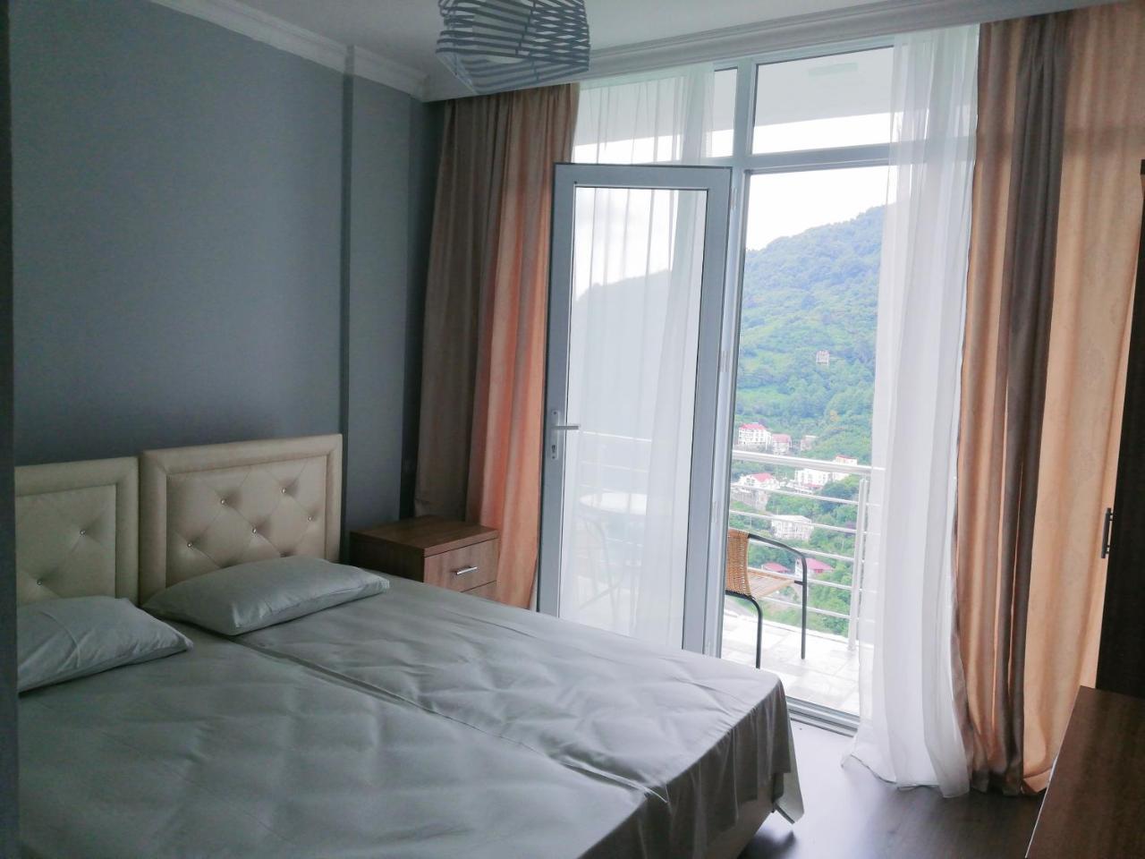 Albatross Kvariati Guest House Ngoại thất bức ảnh