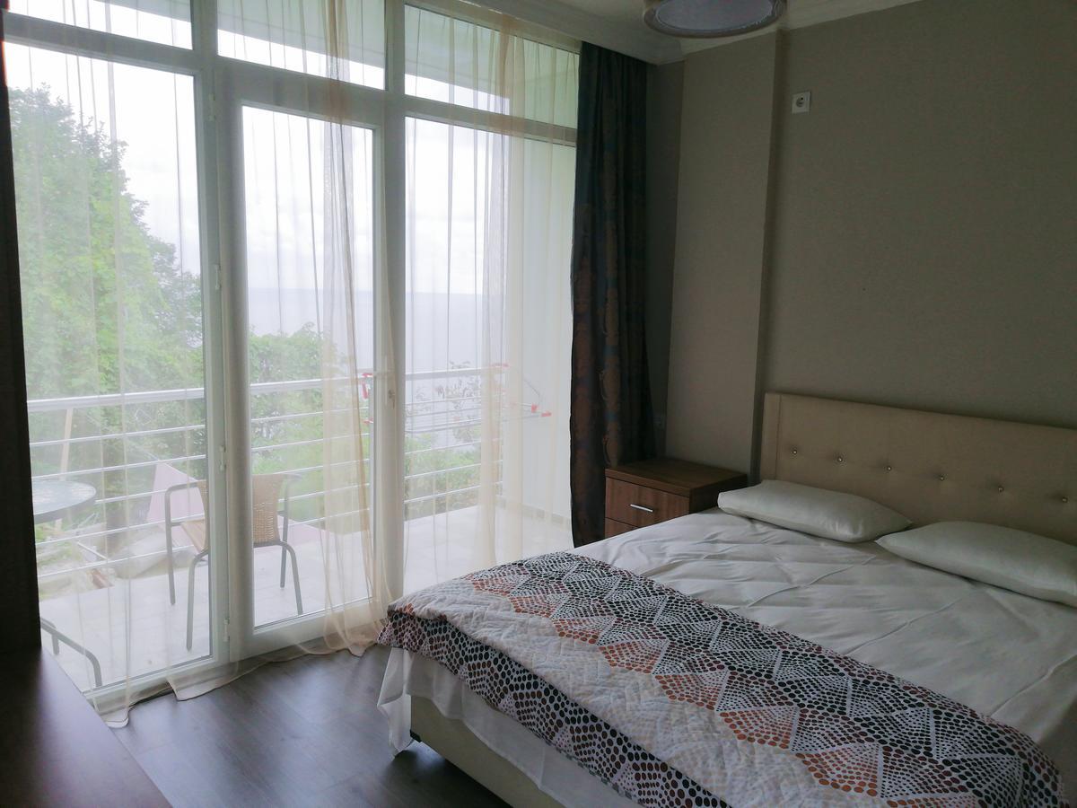 Albatross Kvariati Guest House Ngoại thất bức ảnh