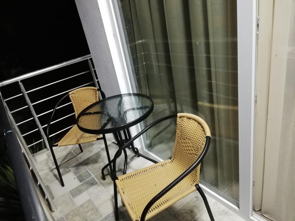 Albatross Kvariati Guest House Ngoại thất bức ảnh
