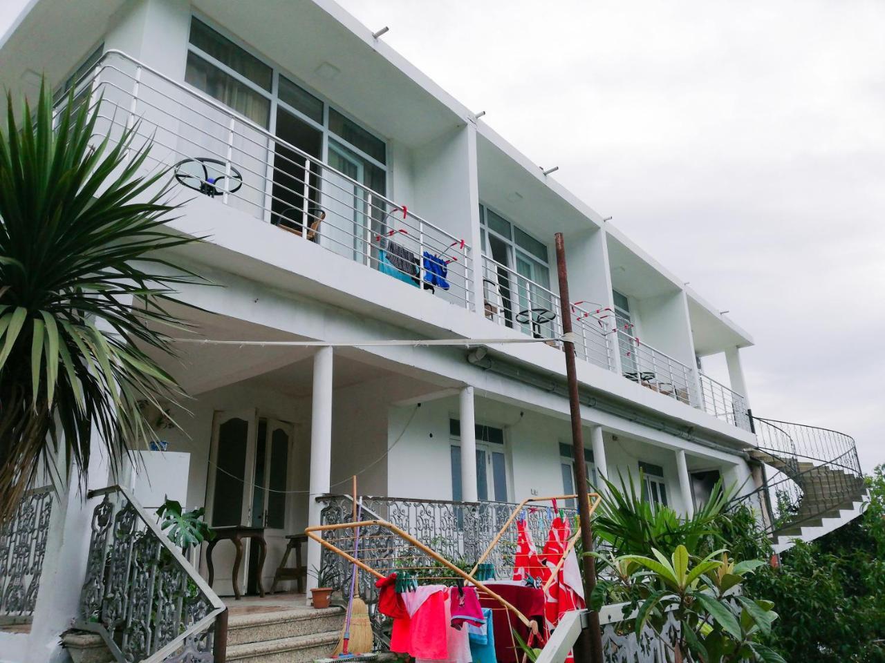 Albatross Kvariati Guest House Ngoại thất bức ảnh