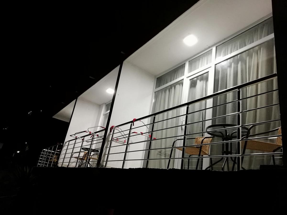 Albatross Kvariati Guest House Ngoại thất bức ảnh