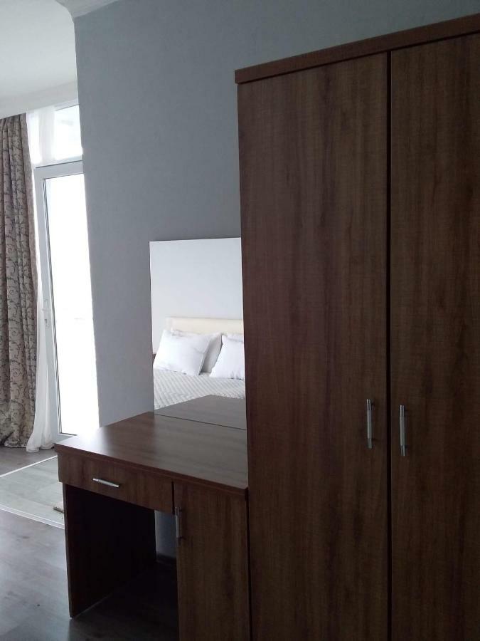 Albatross Kvariati Guest House Ngoại thất bức ảnh