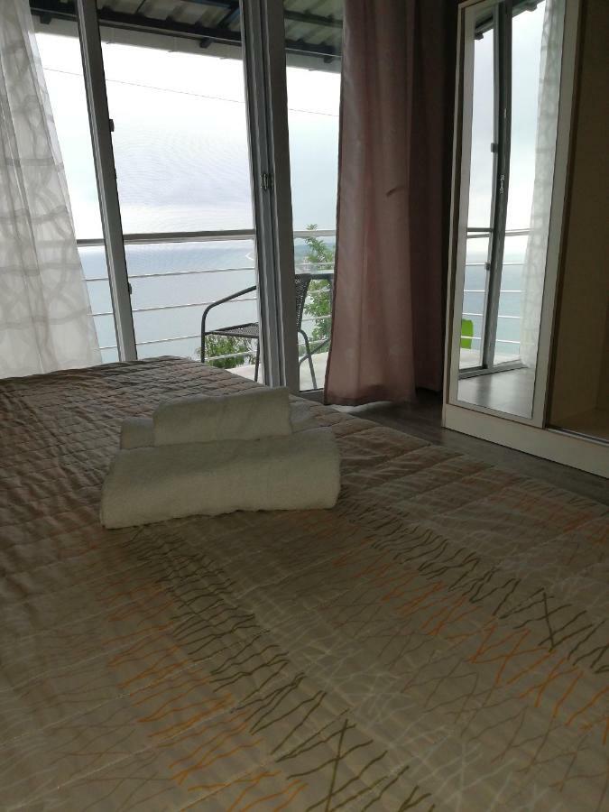 Albatross Kvariati Guest House Ngoại thất bức ảnh